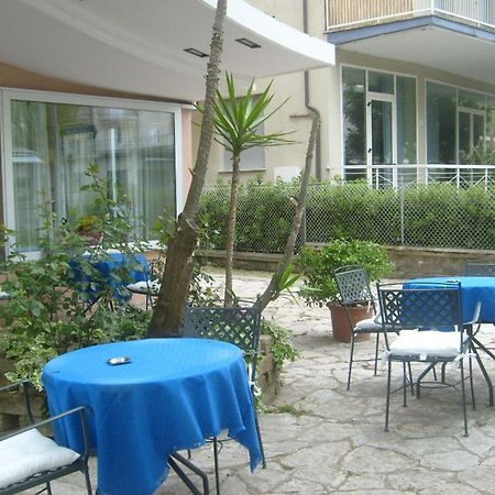 Hotel Bel Air Rivazzurra Di Rimini Bagian luar foto