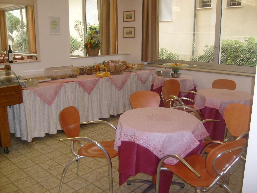 Hotel Bel Air Rivazzurra Di Rimini Bagian luar foto