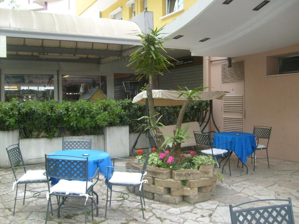 Hotel Bel Air Rivazzurra Di Rimini Bagian luar foto