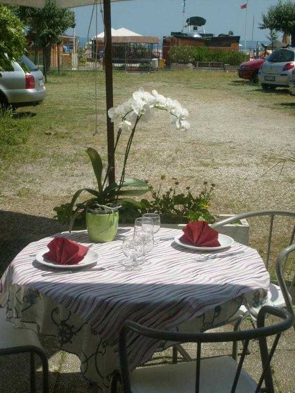 Hotel Bel Air Rivazzurra Di Rimini Bagian luar foto