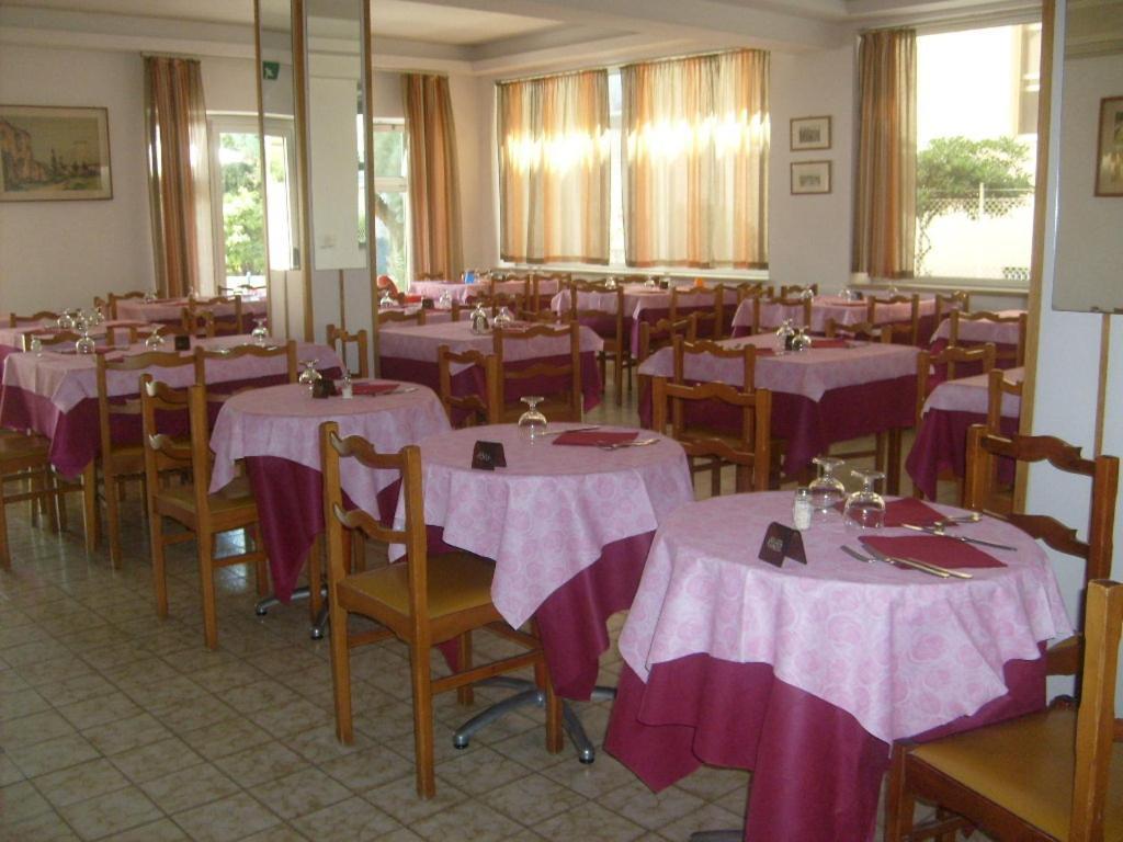 Hotel Bel Air Rivazzurra Di Rimini Bagian luar foto