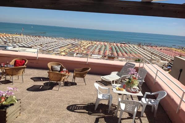 Hotel Bel Air Rivazzurra Di Rimini Bagian luar foto